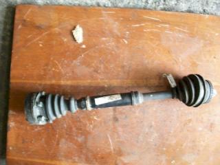 полуось передняя левая (приводной вал, ШРУС) Volkswagen Passat B5 [рестайлинг] 2004, 1.8 л., Ti