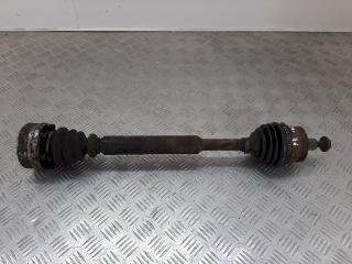 полуось передняя правая (приводной вал, ШРУС) Volkswagen Passat B5 2000, 1.6 л., i