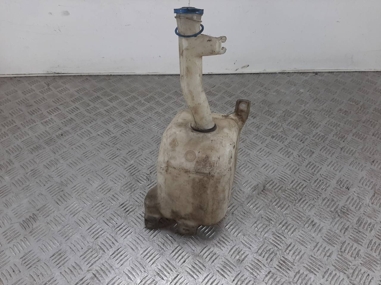 бачок омывателя Rover 200 Series 3 поколение 1997 - фото №1