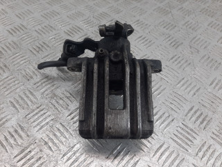 суппорт задний левый Volkswagen Passat B5 2000