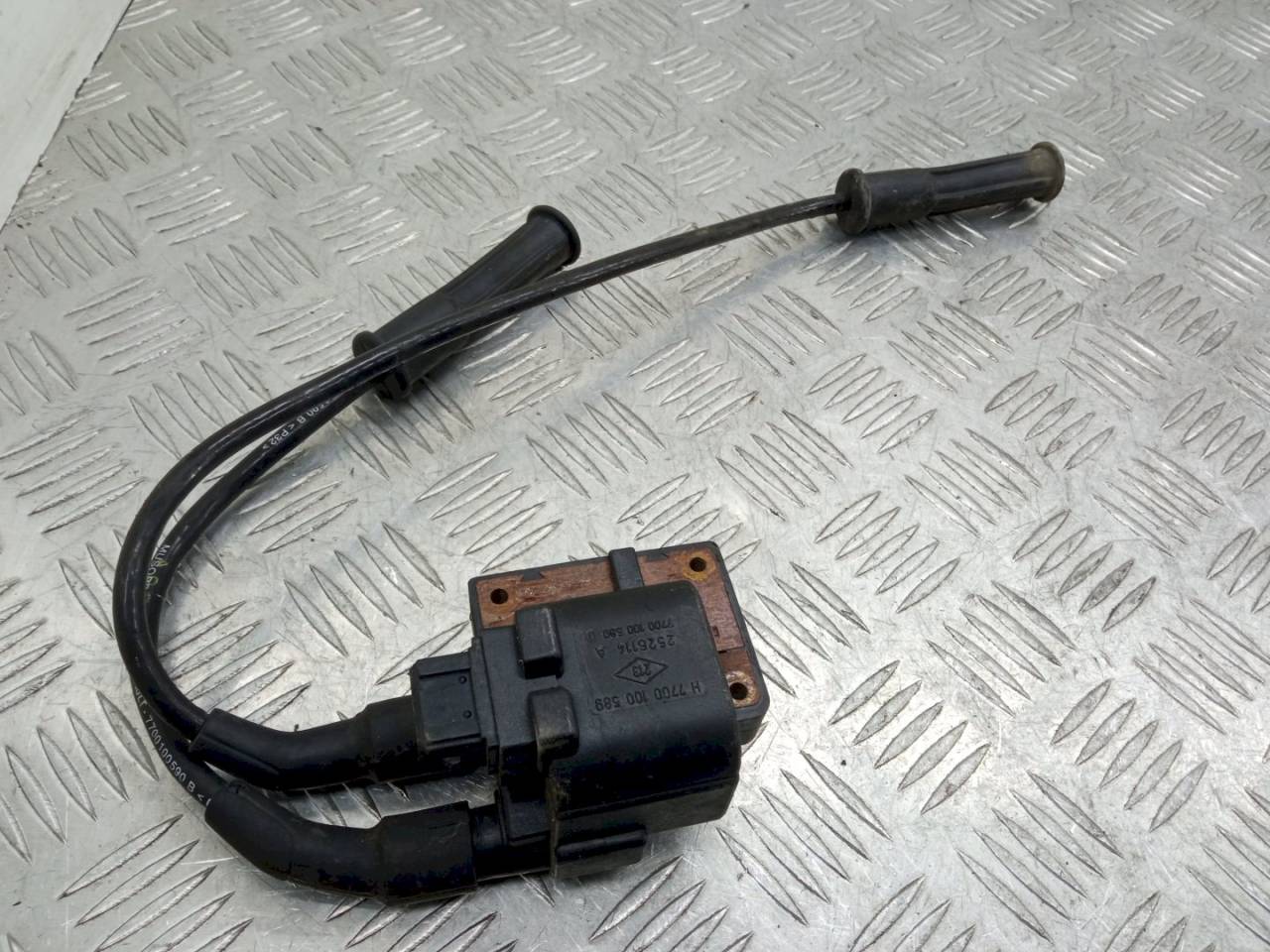 катушка зажигания Renault Kangoo 1 поколение 1999, 1.6 л., 7700100589 - фото №1