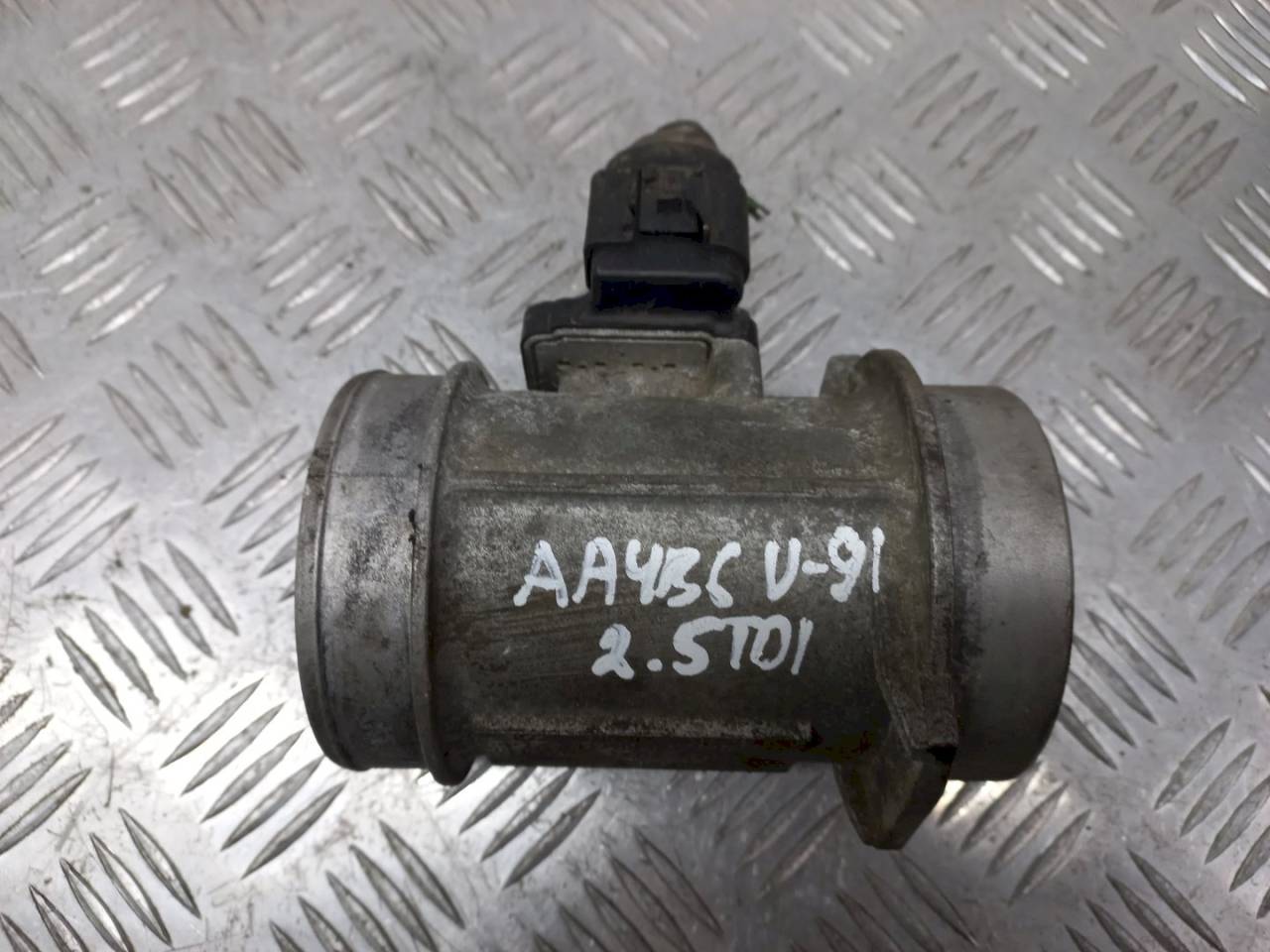 расходомер воздуха Audi A4 B6 2003, 2.5 л., TDi, 059906461M - фото №1