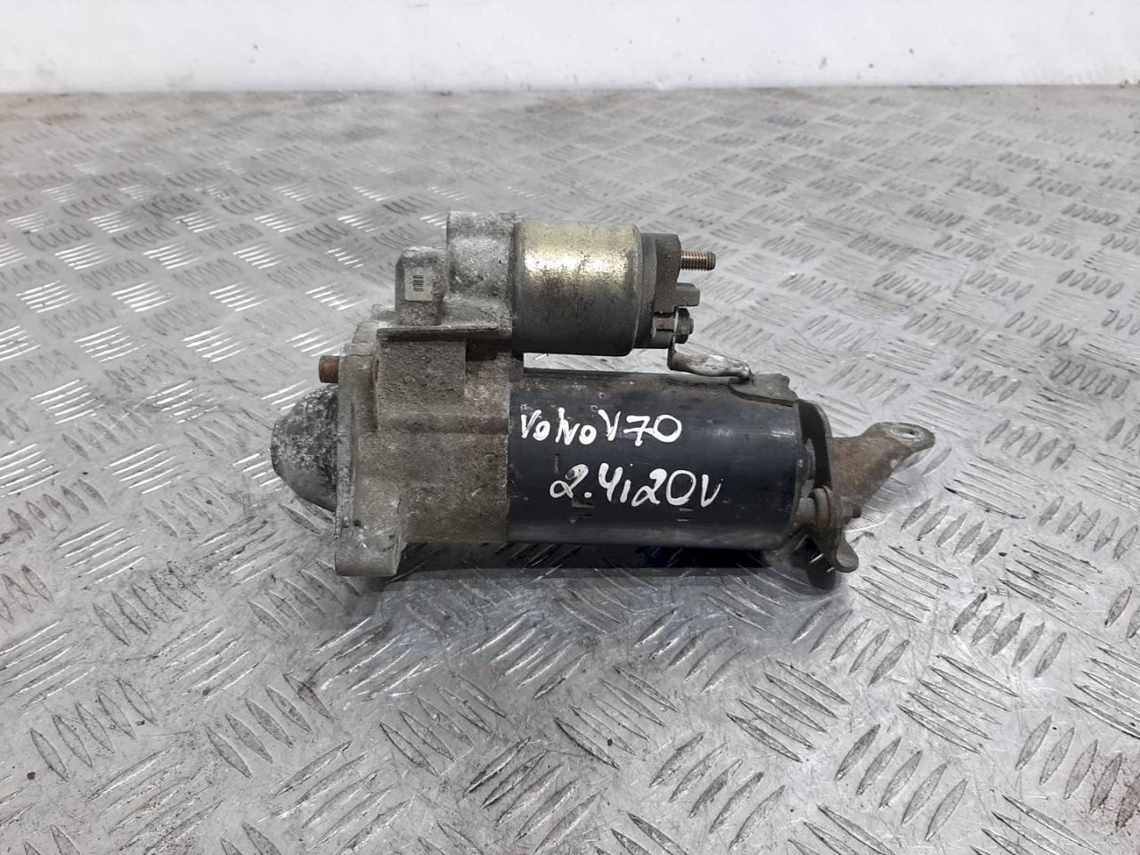 стартер Volvo V70 1 поколение 1999, 2.4 л., i, бензин, -, 0001108167 - фото №1