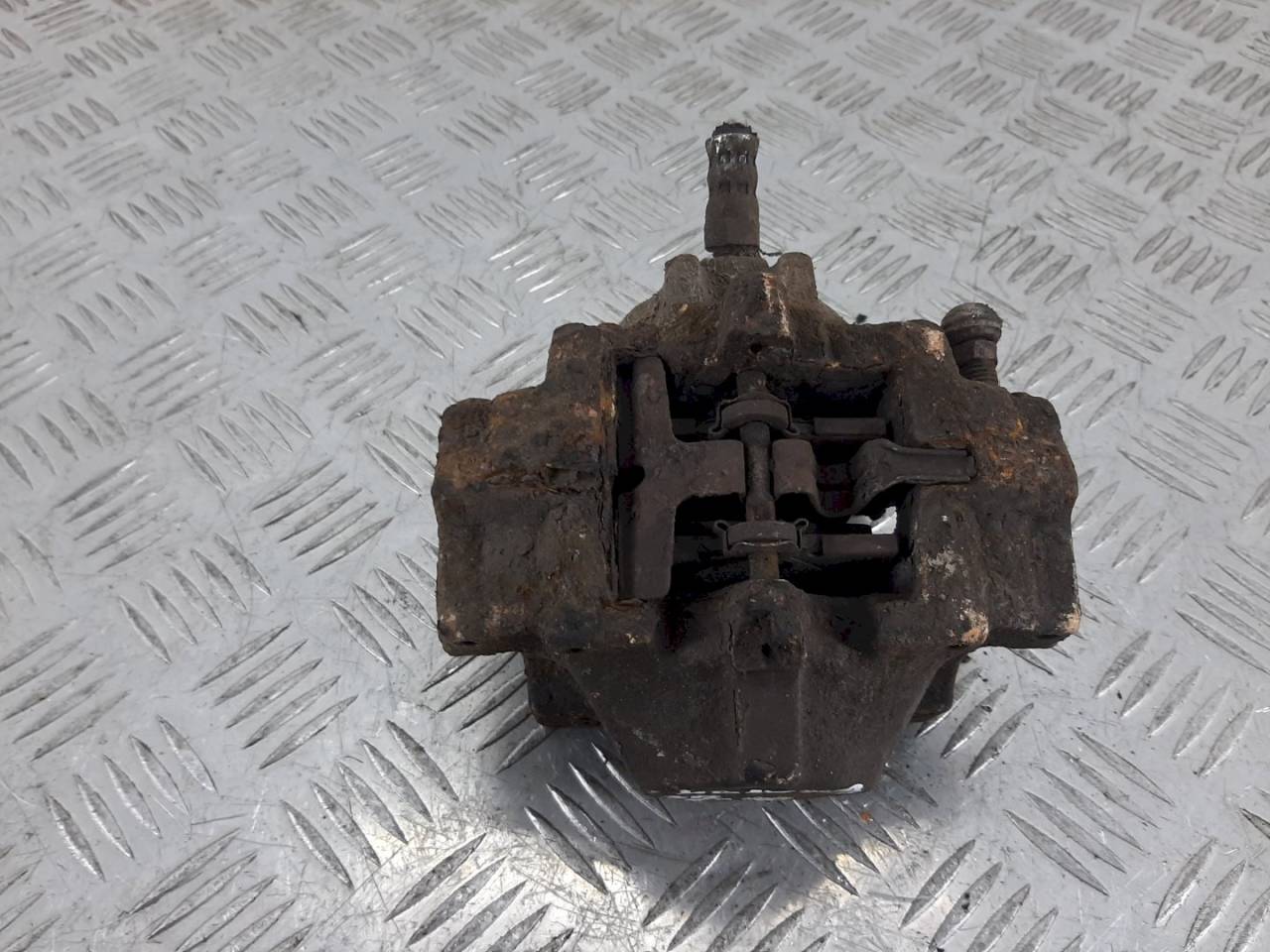 суппорт задний правый Mercedes-Benz C-Класс W203/S203/CL203 2003 - фото №1