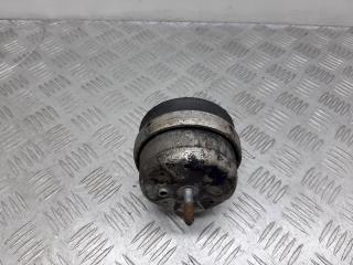 подушка крепления двигателя Volkswagen Passat B5 2000, 1.6 л., i, 8D0199382J
