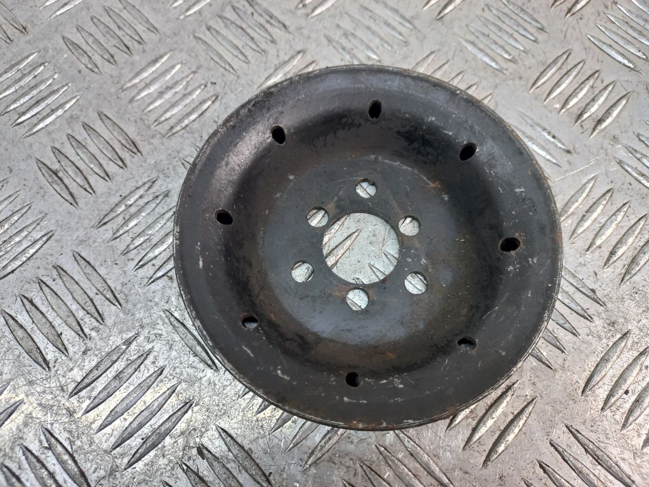 шкив насоса гидроусилителя Audi A4 B5 1999, 1.6 л., бензин, 058145255C - фото №1