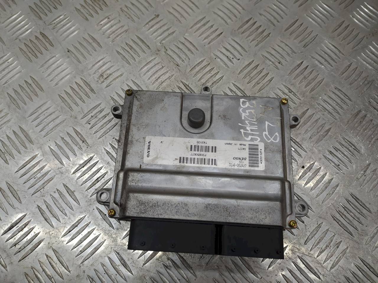 блок управления двигателем Volvo S40 2 поколение 2005, 2.4 л., i, P30650677 - фото №1