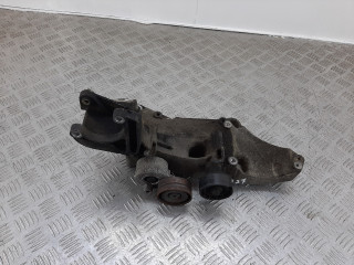 кронштейн генератора Mitsubishi Space Star 1 поколение 2002, 1.9 л., DCi, дизель, 7700115750