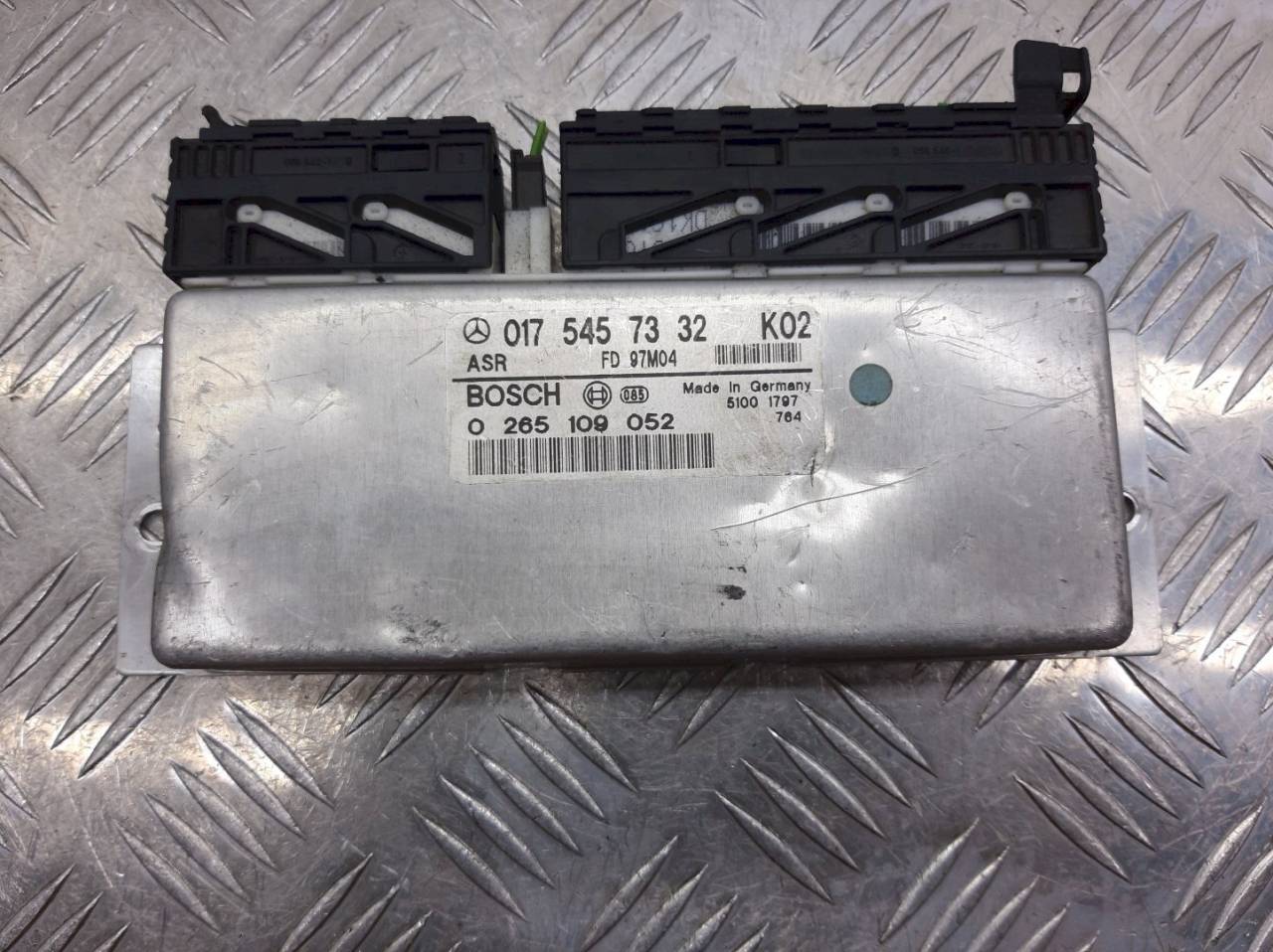 Блок управления ABS/ESP Mercedes-Benz E-Класс W210/S210 1998, 2.4 л., i, 265109052 - фото №1