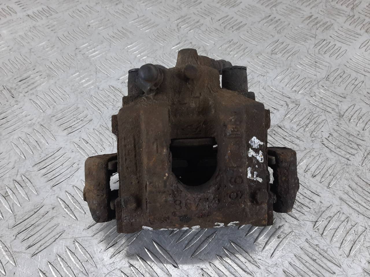 суппорт задний левый Rover 75 1 поколение 2003, 2.0 л., 204D2, дизель, МКПП - фото №1