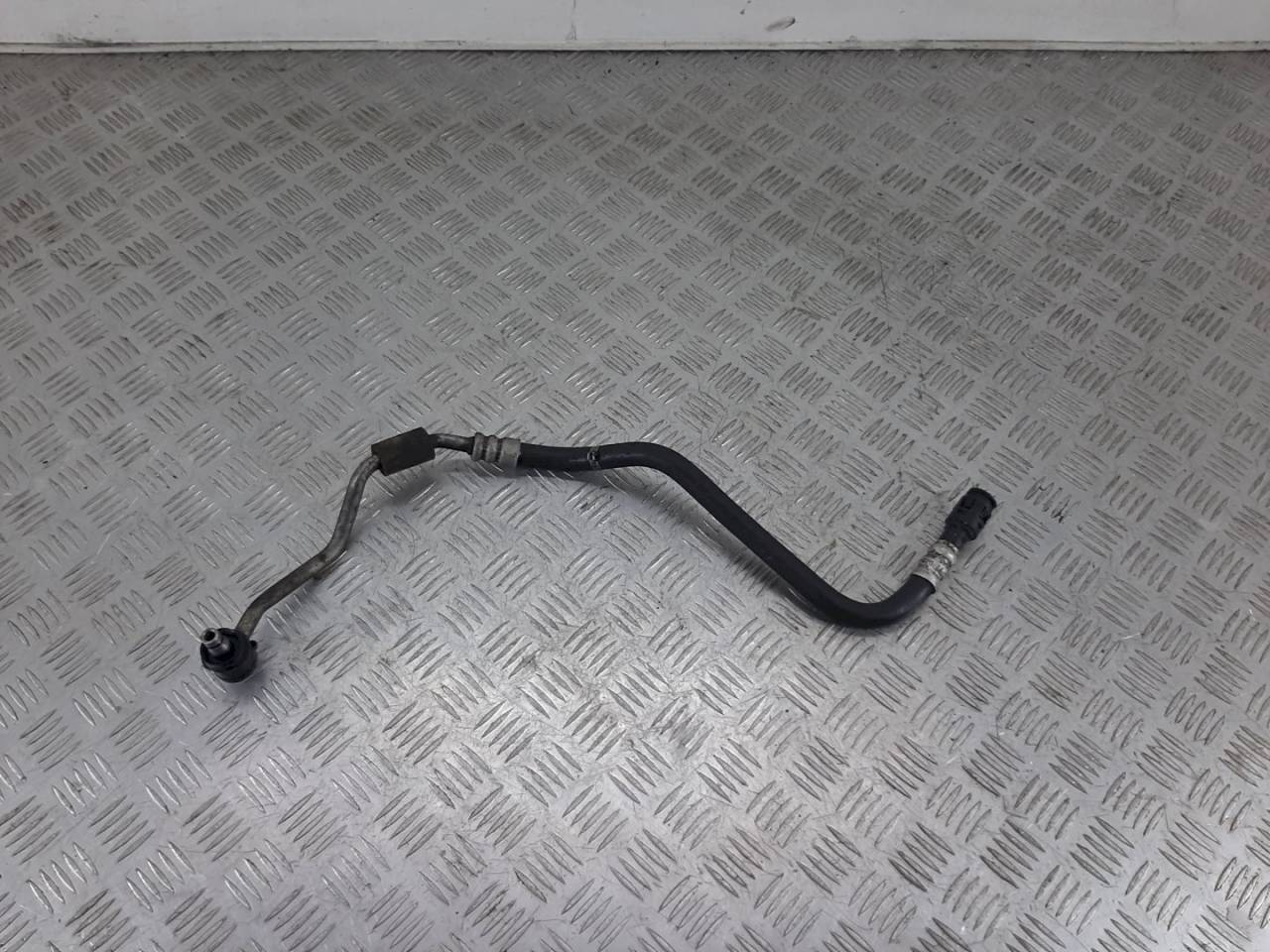 шланг гидроусилителя BMW 7 серия E65/E66/E67 2003 - фото №1
