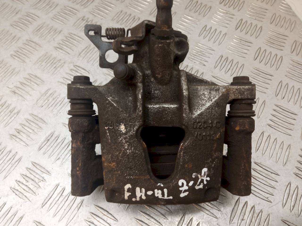 суппорт задний левый Ford Mondeo 3 поколение 2003 - фото №1