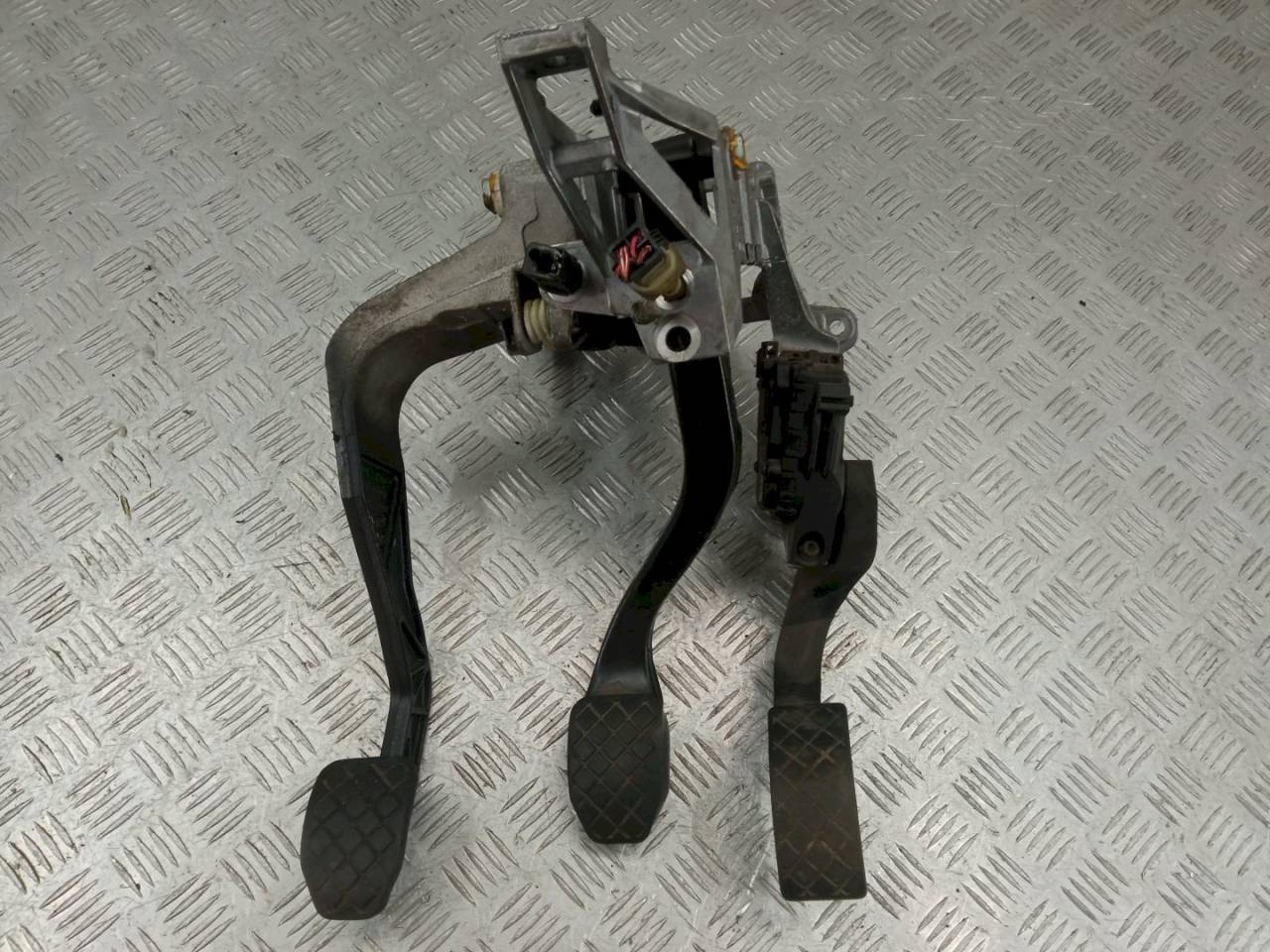 узел педальный (блок педалей) Volkswagen Passat B5 1999, 8D1721117K - фото №1