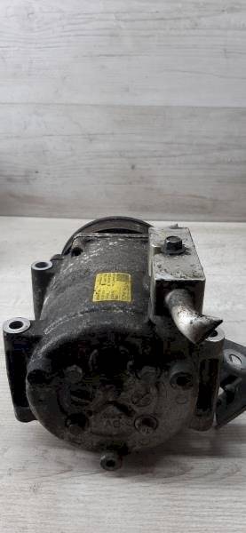 компрессор кондиционера Ford Fiesta 6 поколение 2010, 1.6 л., 8V5119D629DF - фото №1