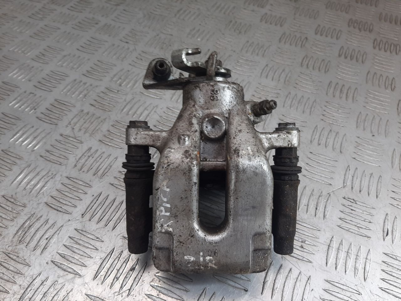 суппорт задний правый Citroen Xsara Picasso 1 поколение 2004 - фото №1