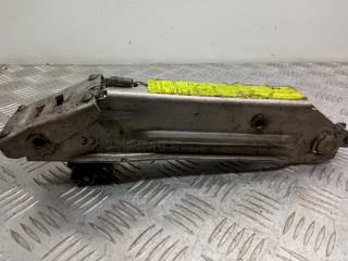 домкрат Volkswagen Bora 1 поколение 2004, 8L0011031A