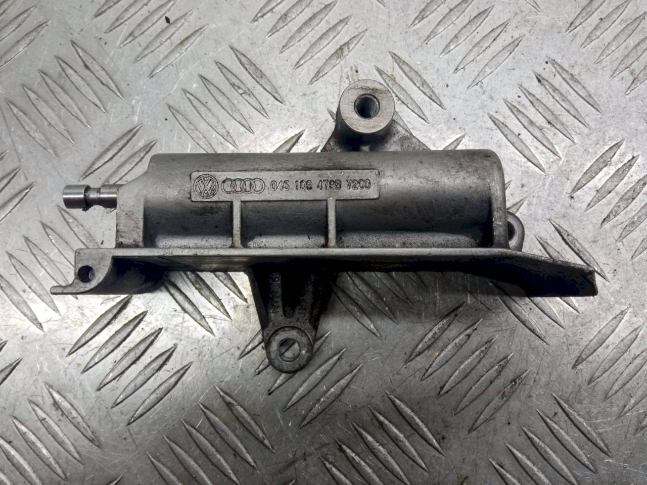 механизм натяжения ремня, цепи Volkswagen Passat B5 2001, 1.9 л., TDi, 045109479B - фото №1