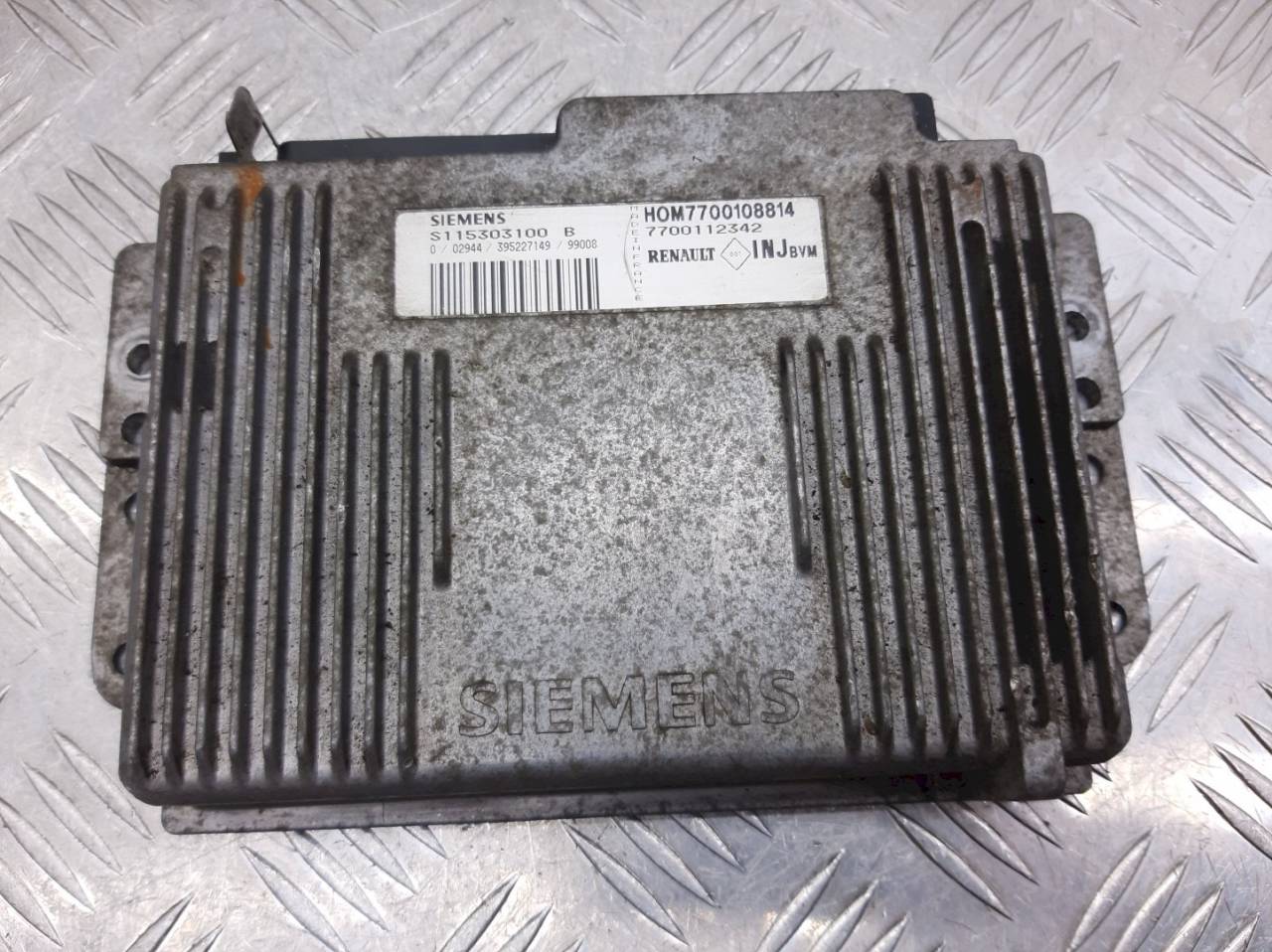 блок управления двигателем Renault Clio 2 поколение 2001, 1.4 л., i, 7700112342 - фото №1