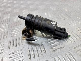 насос (моторчик) омывателя стекла Volkswagen Passat B5 2000