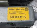моторчик стеклоподъемника задний левый Volkswagen Bora 1 поколение 2004, 1.9 л., ALH, дизель, МКПП, седан, 1J4959811C - фото №4