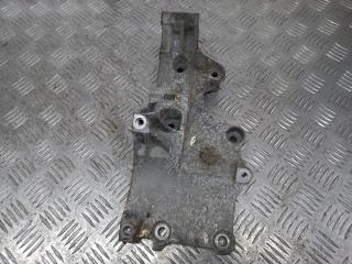 кронштейн генератора Volkswagen Touran 1 поколение 2004, 1.9 л., дизель, 03G903143A