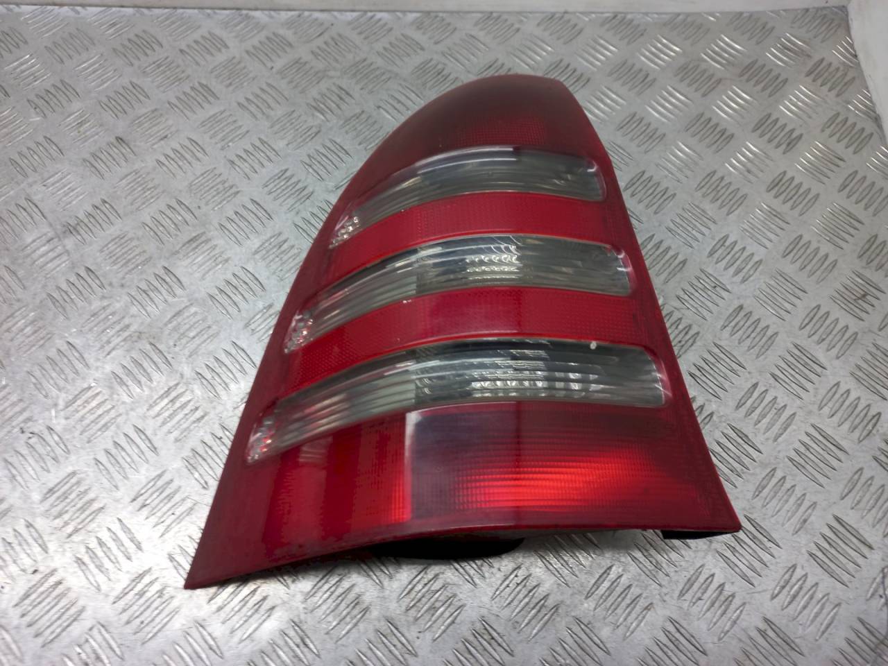 фонарь задний левый Mercedes-Benz C-Класс W203/S203/CL203 2001, универсал, A2038201164 - фото №1