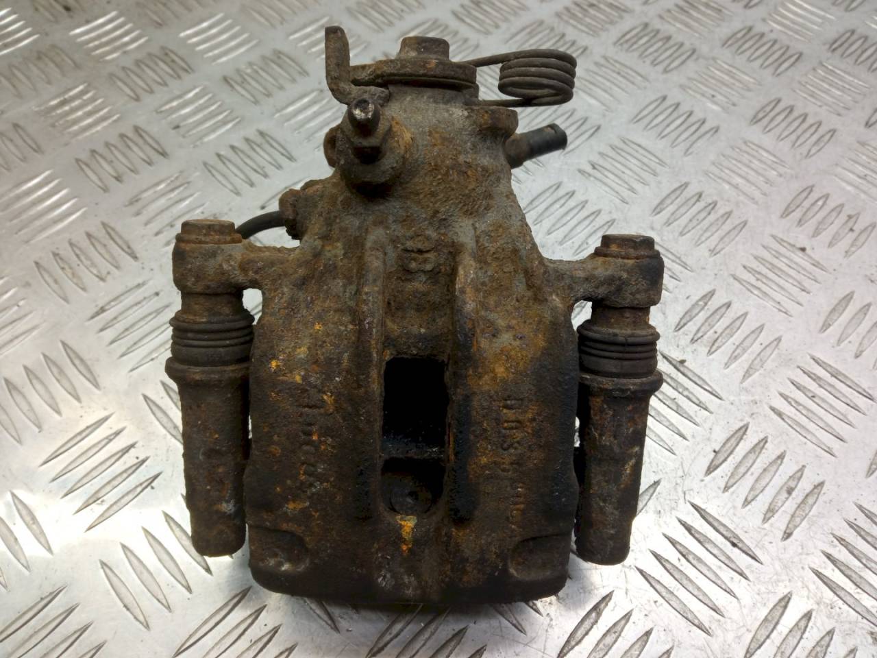 суппорт задний правый Citroen C8 1 поколение 2004 - фото №1