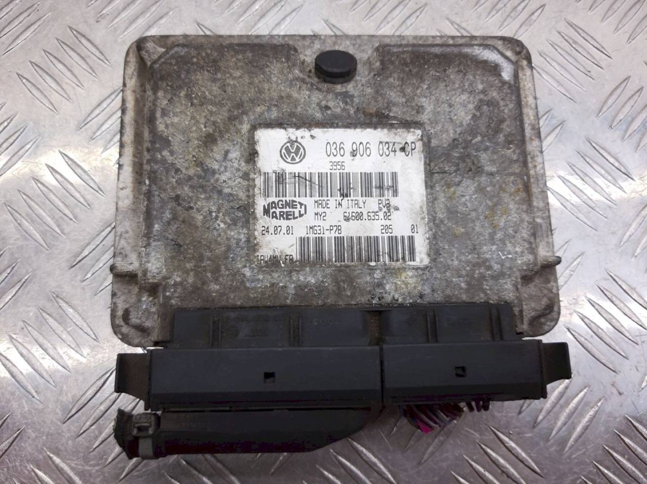 блок управления двигателем SEAT Toledo 2 поколение 2001, 1.6 л., i, 036906034CP - фото №1