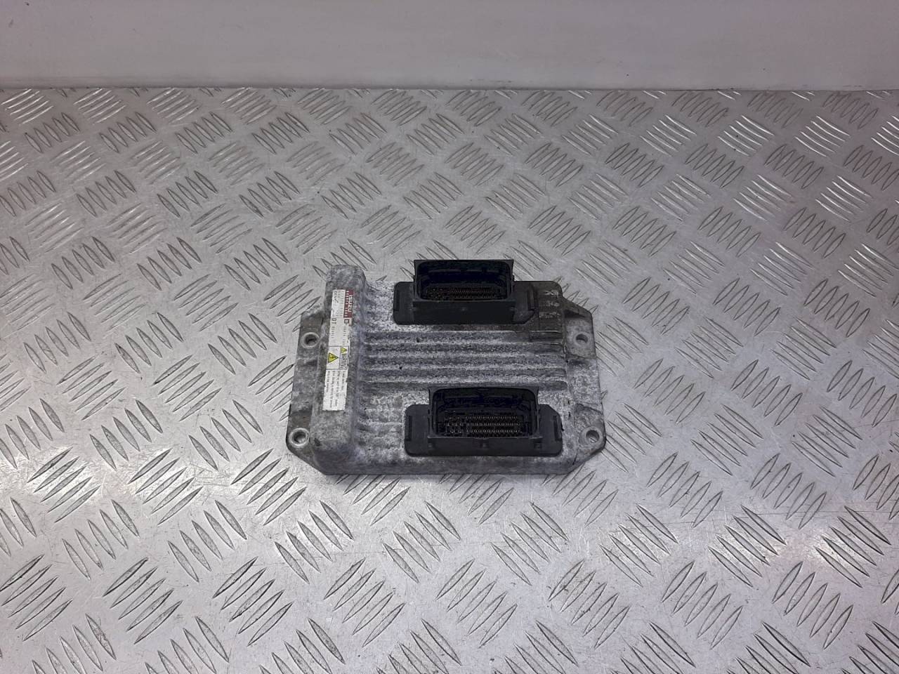 блок управления двигателем Opel Meriva 1 поколение (A) 2005, 1.7 л., CDTi, 98074150 - фото №1