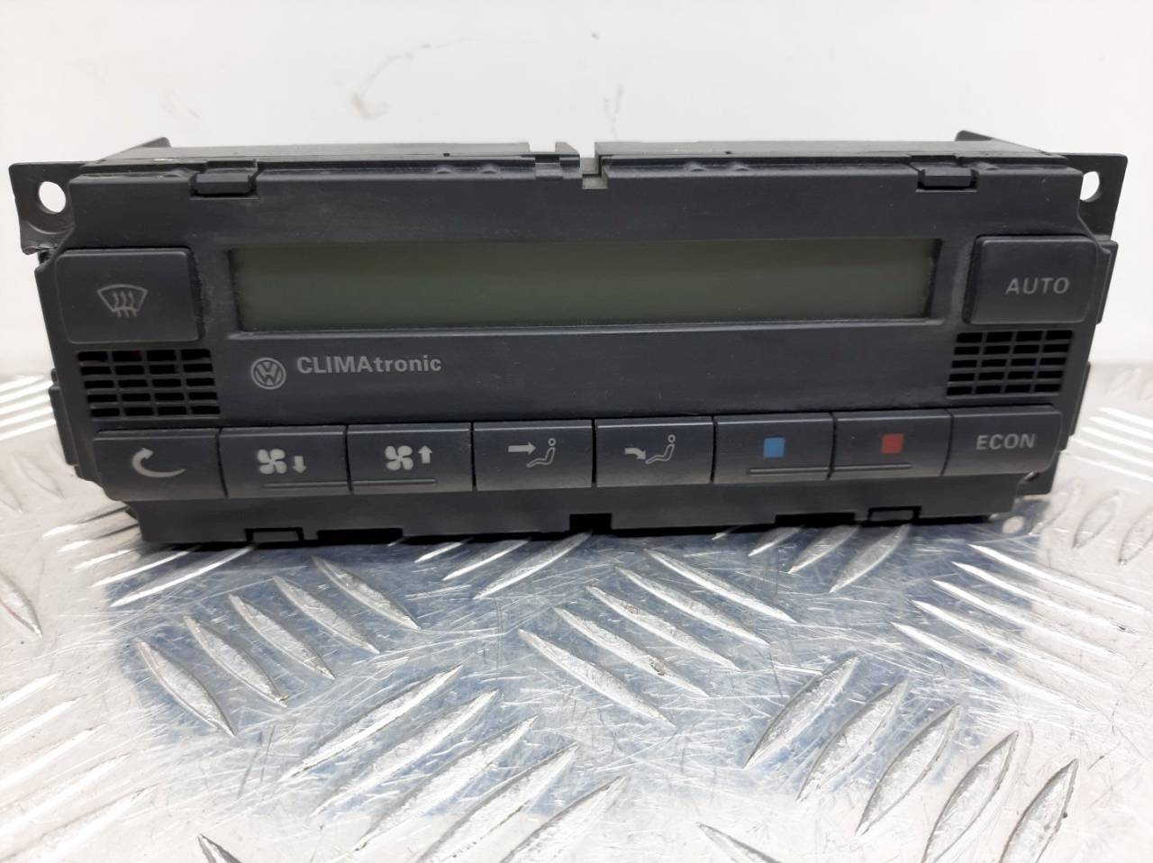 блок управления печки / климат-контроля Volkswagen Golf 4 поколение 2000, BN - фото №1