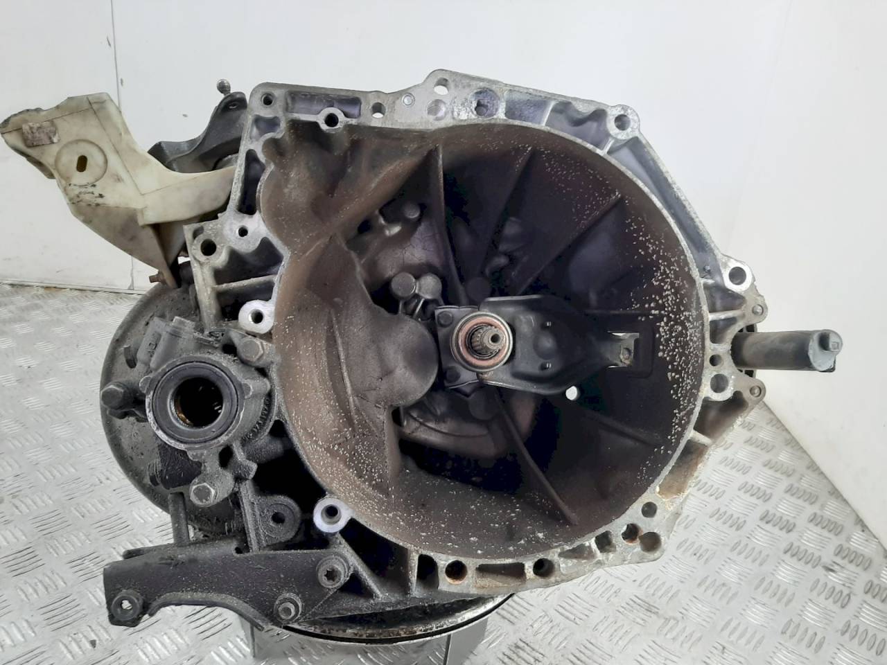 КПП механическая (МКПП) Citroen C3 Picasso 1 поколение 2009, 1.4 л., i, бензин, 20DP59, 4230776 - фото №1