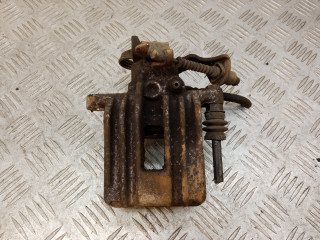 суппорт задний правый Volkswagen Passat B5 2000