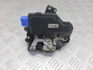 замок двери передней левой Volkswagen Touareg 1 поколение 2007, 3D1837015