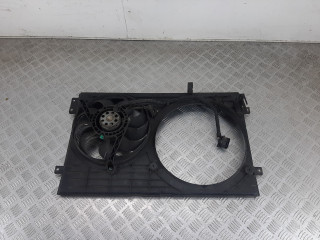 вентилятор радиатора Volkswagen Golf 4 поколение 1998, 1.9 л., дизель, 1J0121207C