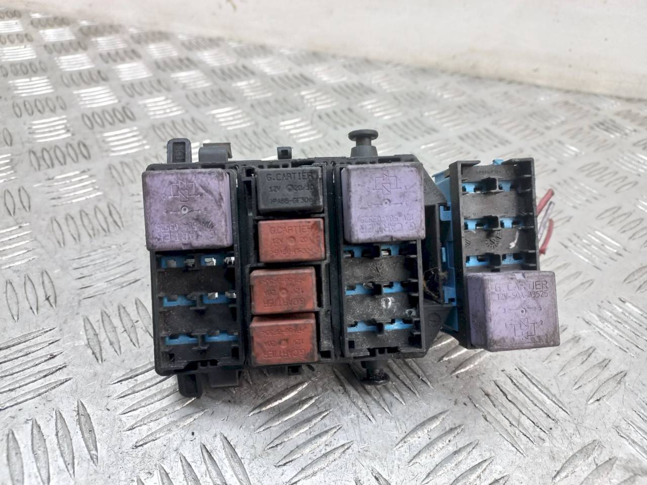 блок предохранителей Renault Espace 4 поколение 2006, 2.2 л., DCi, 8200003634 - фото №1