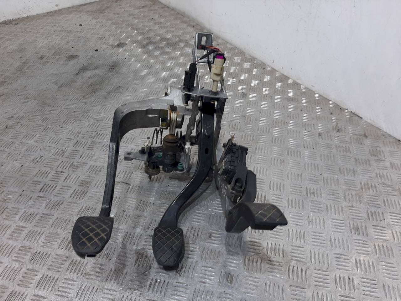 узел педальный (блок педалей) Volkswagen Passat B5 2001, 8D1721117L - фото №1