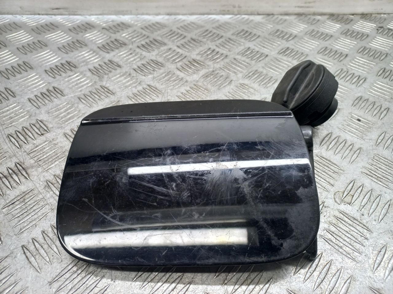 лючок топливного бака Audi A4 B7 2008, 8E0010183S - фото №1