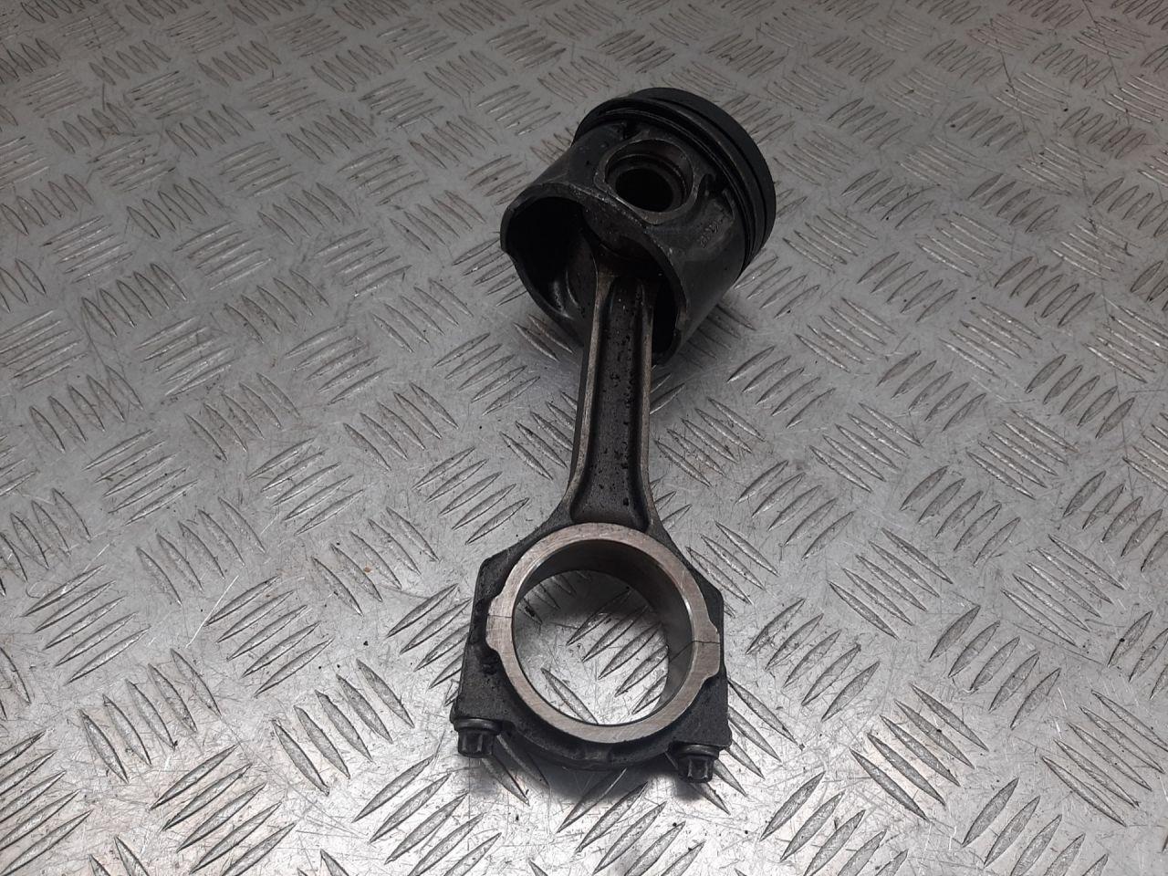 поршень Ford Mondeo 3 поколение 2002, 2.0 л., TDDi, дизель, 24878A - фото №1