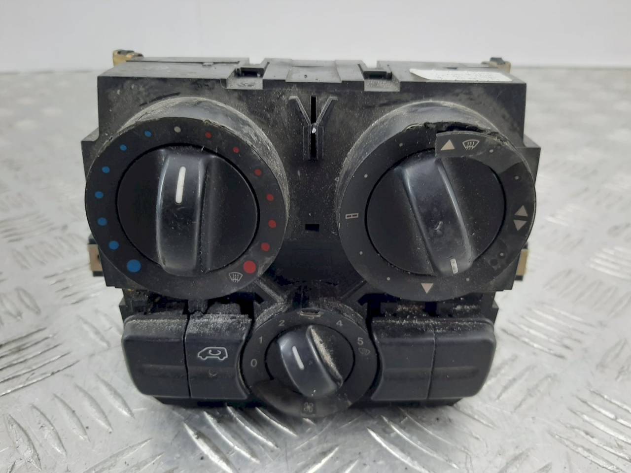 блок управления печки / климат-контроля Mercedes-Benz Vito W639 2006, A6398301185 - фото №1