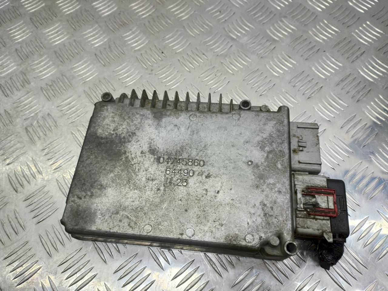 блок управления двигателем Chrysler Sebring 2 поколение 2002, 2.7 л., i, бензин, 04606811AC - фото №1