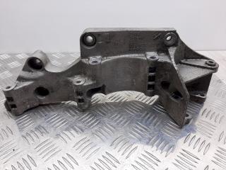 кронштейн генератора Volkswagen Golf 4 поколение 2001, 2.0 л., i, 06A903143P