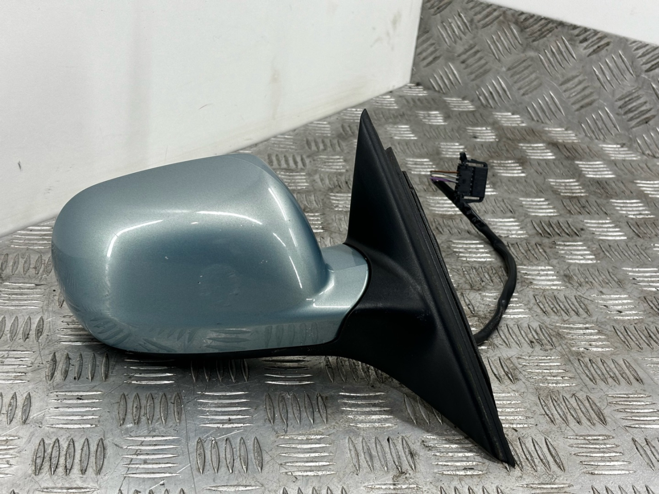 зеркало наружное правое Volkswagen Passat B5 1998 - фото №1