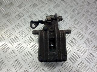 суппорт задний левый Volkswagen Passat B5 2000