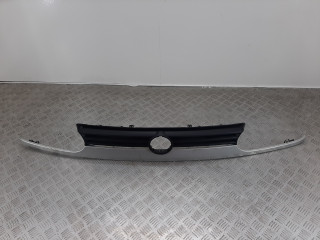 решетка радиатора Volkswagen Golf 3 поколение 1995, 1H6853653C