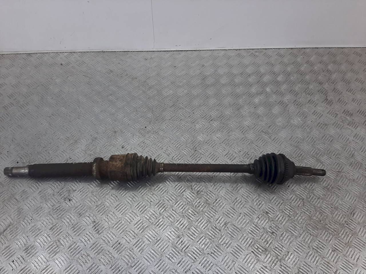 полуось передняя правая (приводной вал, ШРУС) Ford Transit 6 поколение 2006, 2.0 л., TDCi - фото №1