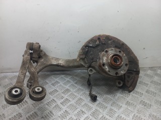 кулак поворотный правый Audi A4 B6 2004, 1.6 л., ALZ, бензин