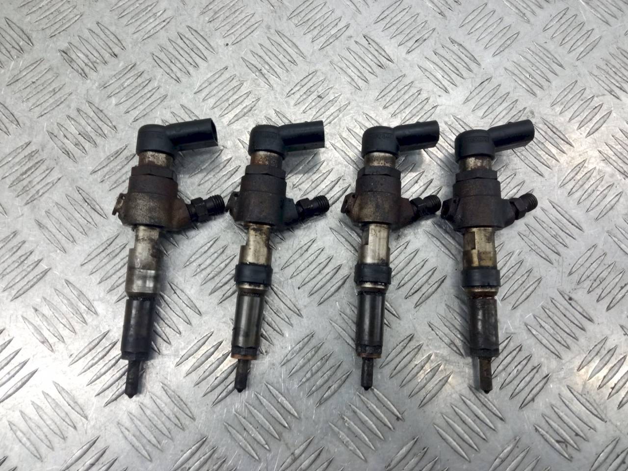 форсунка Citroen C2 1 поколение 2006, 1.4 л., 9654551080 - фото №1