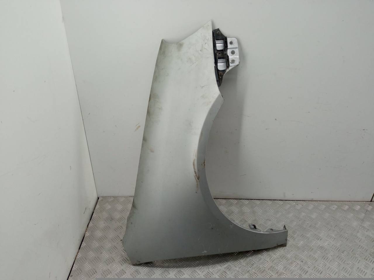 крыло переднее правое Volkswagen Golf 5 поколение 2006, хетчбэк 5 дв. - фото №1