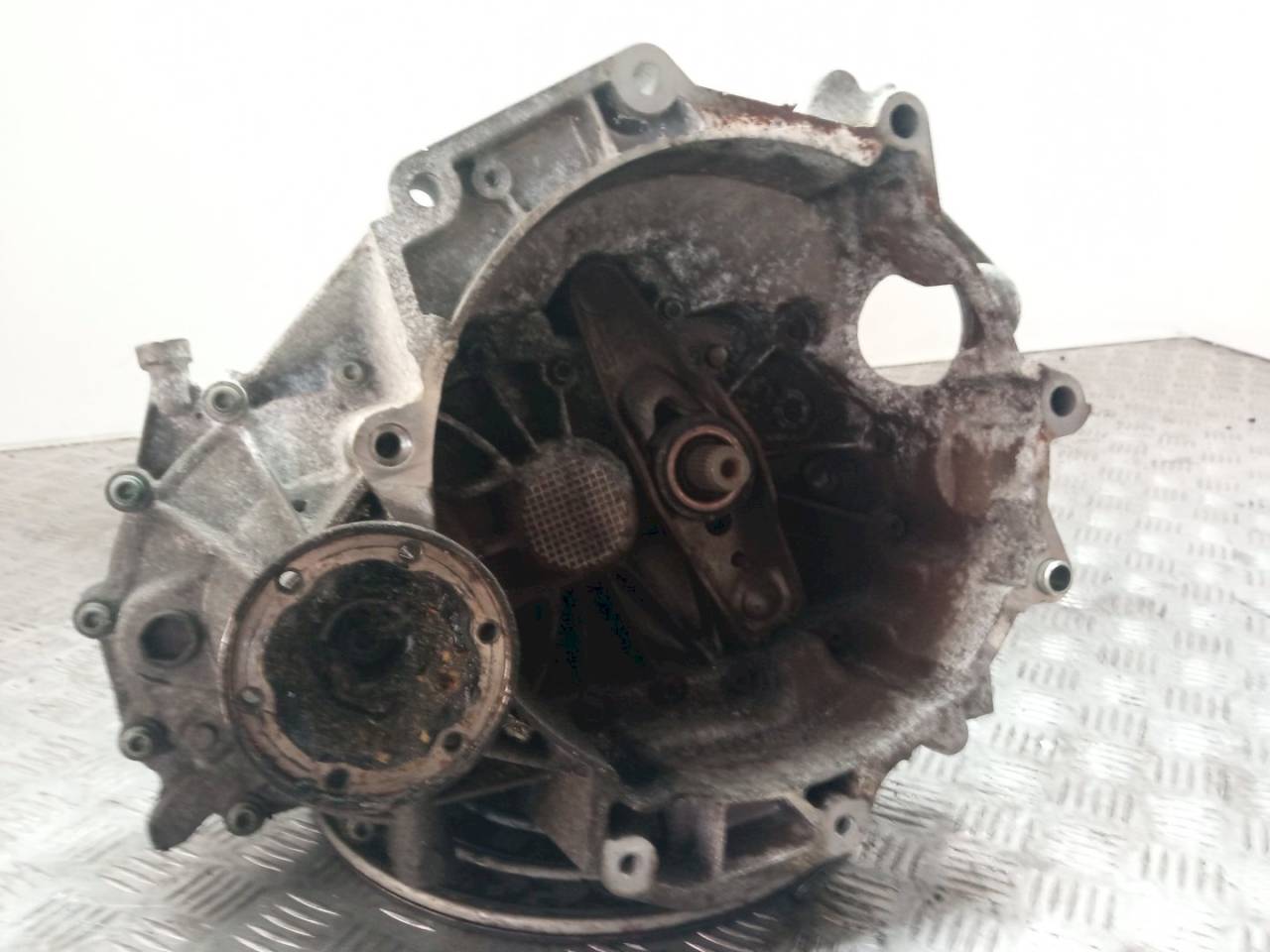 КПП механическая (МКПП) Volkswagen Golf 5 поколение 2005, 1.4 л., бензин, 02T301103K - фото №1