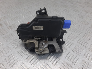 замок двери передней правой Volkswagen Touareg 1 поколение 2007, 3D1837016